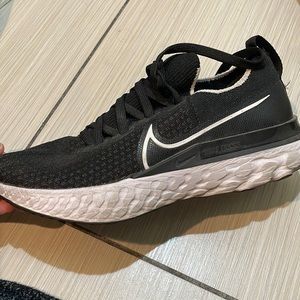 Nike Infinity React Black Women’s size 8
